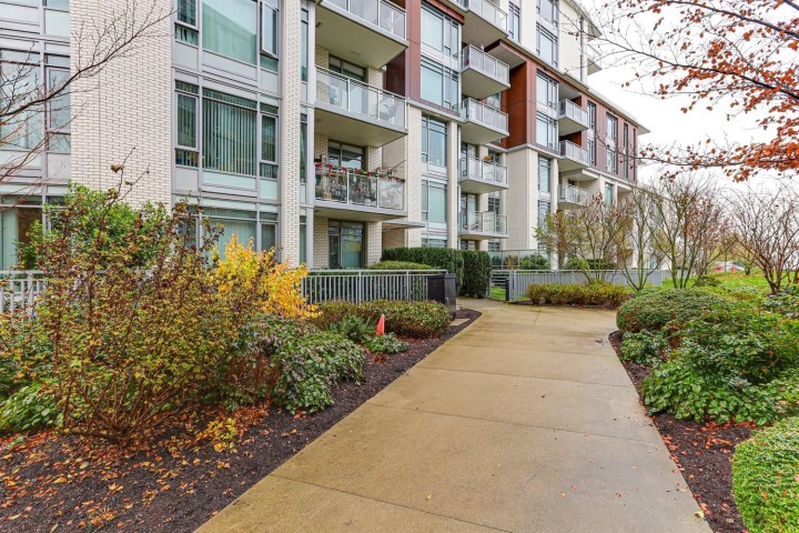Photo 4 at 108 - 3188 Riverwalk Avenue, South Marine, Vancouver East