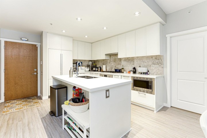 Photo 8 at 108 - 3188 Riverwalk Avenue, South Marine, Vancouver East