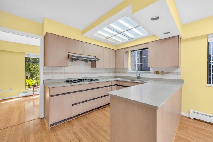Photo 8 at 137 W Woodstock Avenue, Cambie, Vancouver West