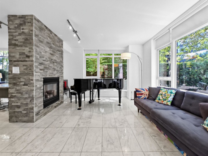 Photo 3 at 1211 W Cordova Street, Coal Harbour, Vancouver West
