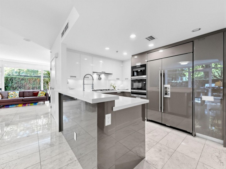 Photo 10 at 1211 W Cordova Street, Coal Harbour, Vancouver West