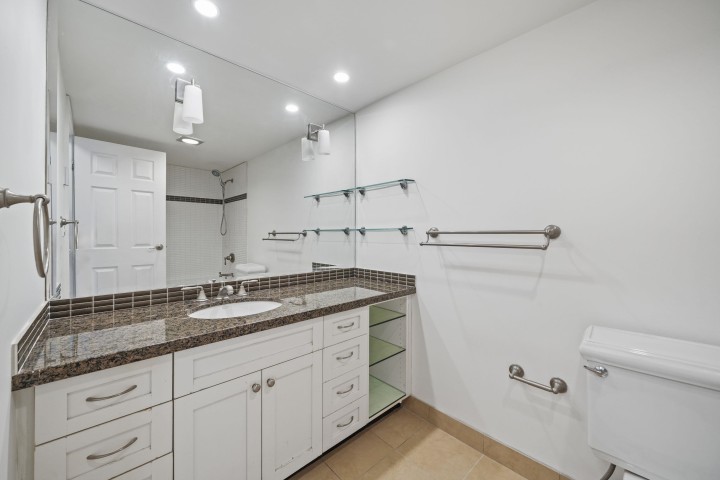 Photo 21 at 205 - 1600 Howe Street, Yaletown, Vancouver West