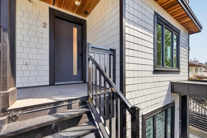 Photo 3 at 2 - 2035 51st Street, Killarney VE, Vancouver East