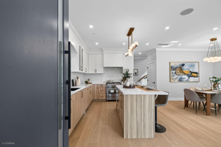 Photo 4 at 2 - 2035 51st Street, Killarney VE, Vancouver East