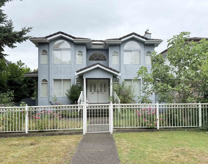 Photo 1 at 2458 E 5th Avenue, Renfrew VE, Vancouver East