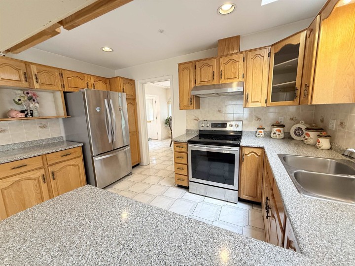 Photo 5 at 2458 E 5th Avenue, Renfrew VE, Vancouver East