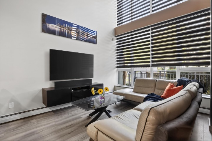 Photo 6 at 112 W 1st Avenue, False Creek, Vancouver West