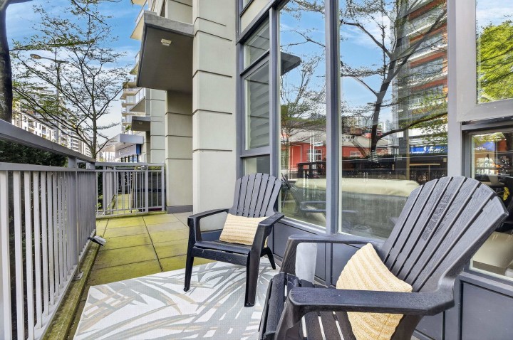 Photo 4 at 112 W 1st Avenue, False Creek, Vancouver West