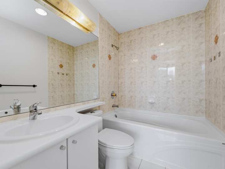 Photo 19 at 2304 - 1239 W Georgia Street, Coal Harbour, Vancouver West