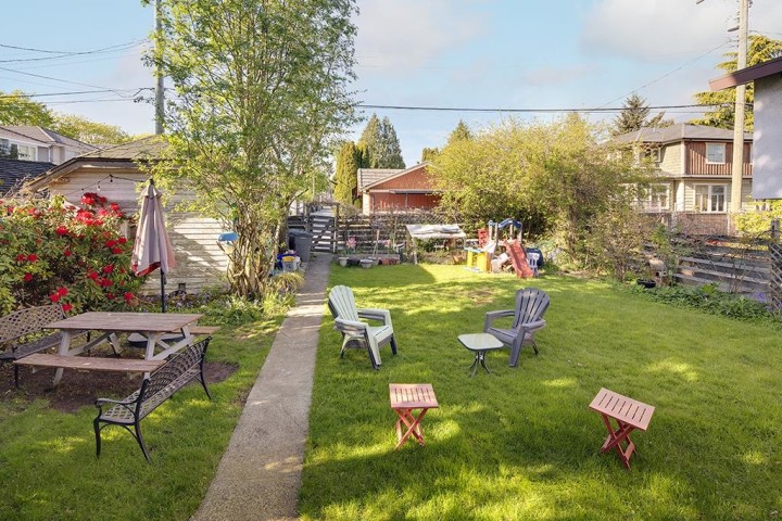 Photo 11 at 1373 W 64th Avenue, Marpole, Vancouver West