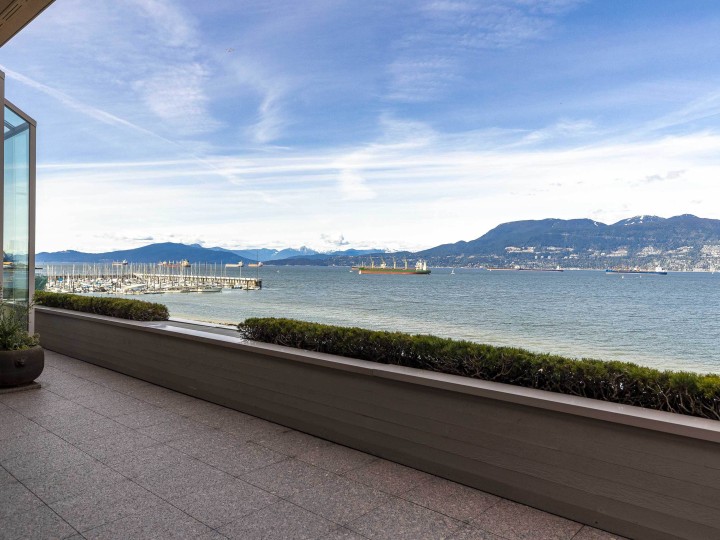 Photo 3 at 3513 Point Grey Road, Kitsilano, Vancouver West