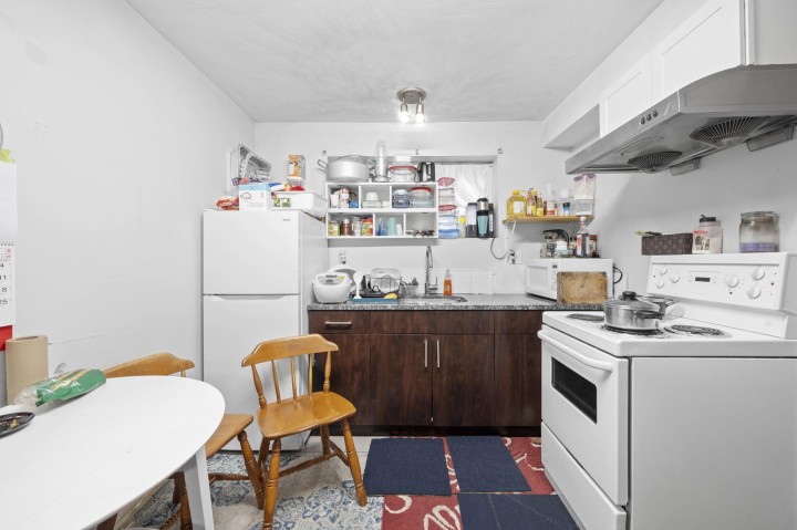 Photo 24 at 189 E 64th Avenue, South Vancouver, Vancouver East