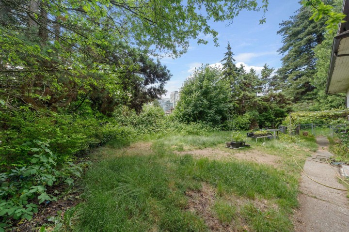 Photo 11 at 7957 Columbia Street, Marpole, Vancouver West