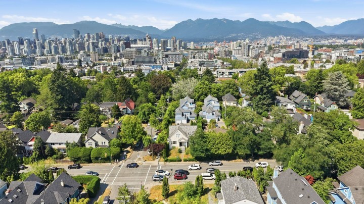 Photo 4 at 93 W 12th Avenue, Mount Pleasant VW, Vancouver West