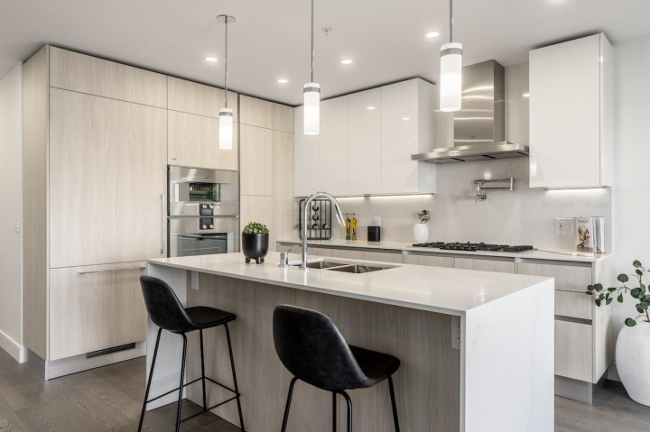 Photo 10 at 302 - 488 W 58th Avenue, South Cambie, Vancouver West