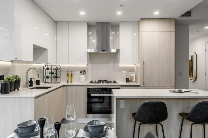 Photo 14 at 302 - 488 W 58th Avenue, South Cambie, Vancouver West