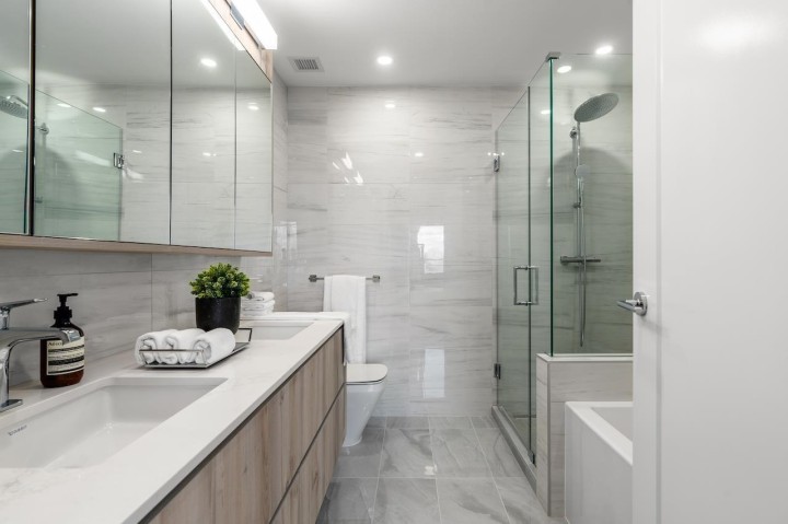 Photo 18 at 302 - 488 W 58th Avenue, South Cambie, Vancouver West