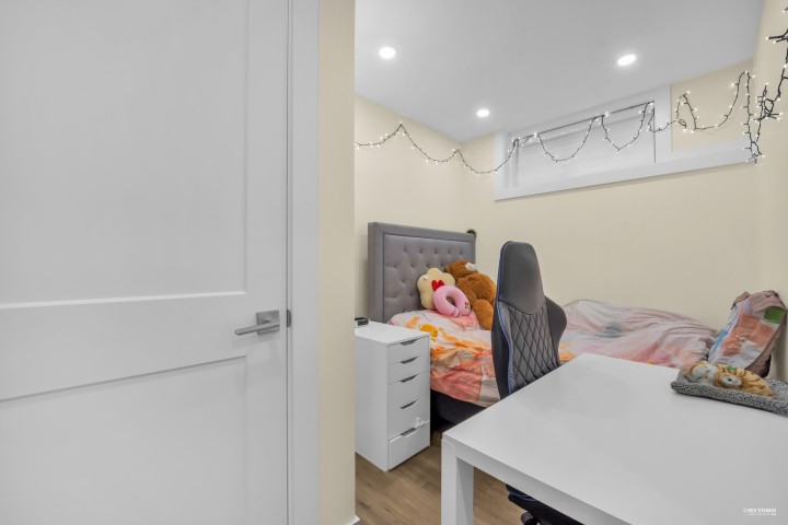 Photo 7 at 2915 Horley Street, Collingwood VE, Vancouver East