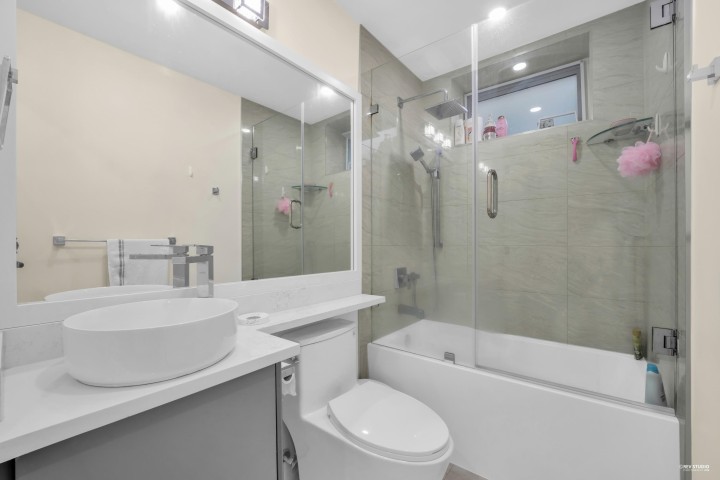 Photo 11 at 2915 Horley Street, Collingwood VE, Vancouver East