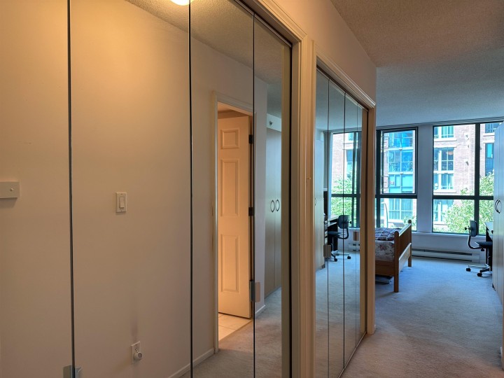 Photo 8 at 307 - 1128 Quebec Street, Downtown VE, Vancouver East
