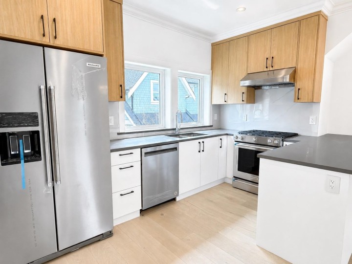 Photo 4 at 1421 E 27th Avenue, Knight, Vancouver East