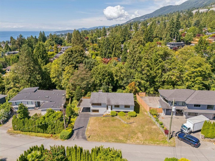 Photo 7 at 1768 Ottawa Place, Ambleside, West Vancouver