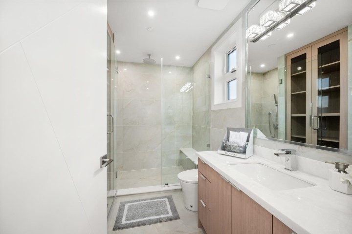 Photo 12 at 6307 Chester Street, Fraser VE, Vancouver East
