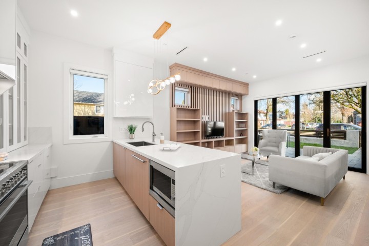 Photo 9 at 6307 Chester Street, Fraser VE, Vancouver East