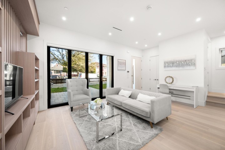 Photo 4 at 6307 Chester Street, Fraser VE, Vancouver East