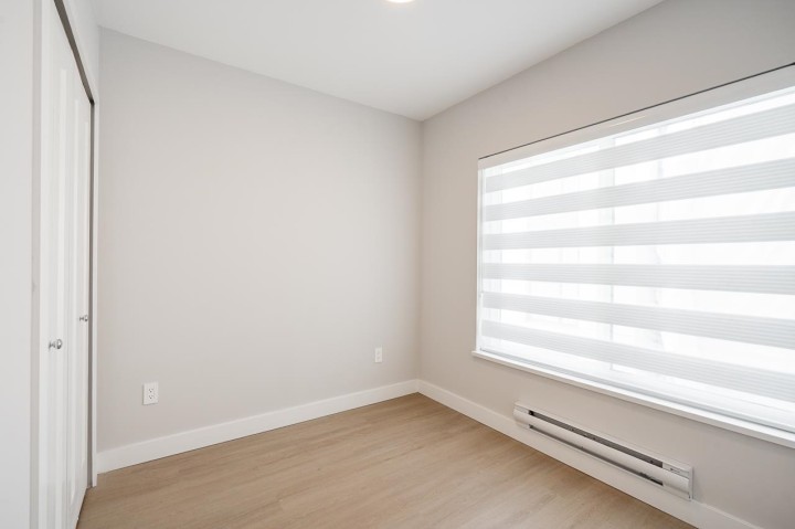 Photo 7 at 304 - 3050 Kingsway, Collingwood VE, Vancouver East