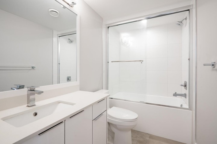 Photo 10 at 304 - 3050 Kingsway, Collingwood VE, Vancouver East