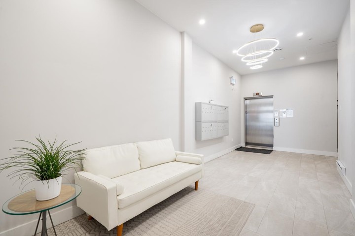 Photo 15 at 304 - 3050 Kingsway, Collingwood VE, Vancouver East