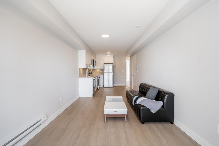 Photo 11 at 304 - 3050 Kingsway, Collingwood VE, Vancouver East