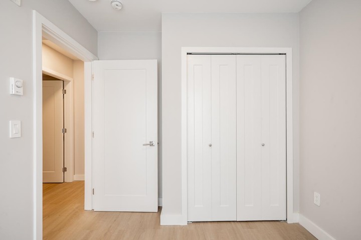 Photo 8 at 304 - 3050 Kingsway, Collingwood VE, Vancouver East
