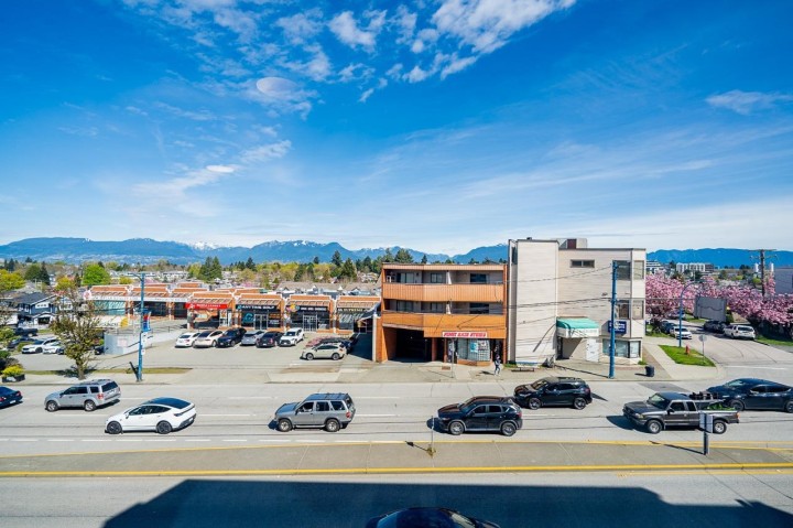 Photo 23 at 307 - 3050 Kingsway, Collingwood VE, Vancouver East