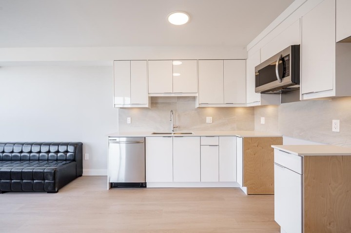 Photo 14 at 307 - 3050 Kingsway, Collingwood VE, Vancouver East