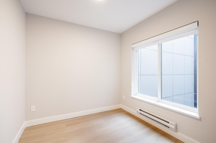 Photo 19 at 307 - 3050 Kingsway, Collingwood VE, Vancouver East