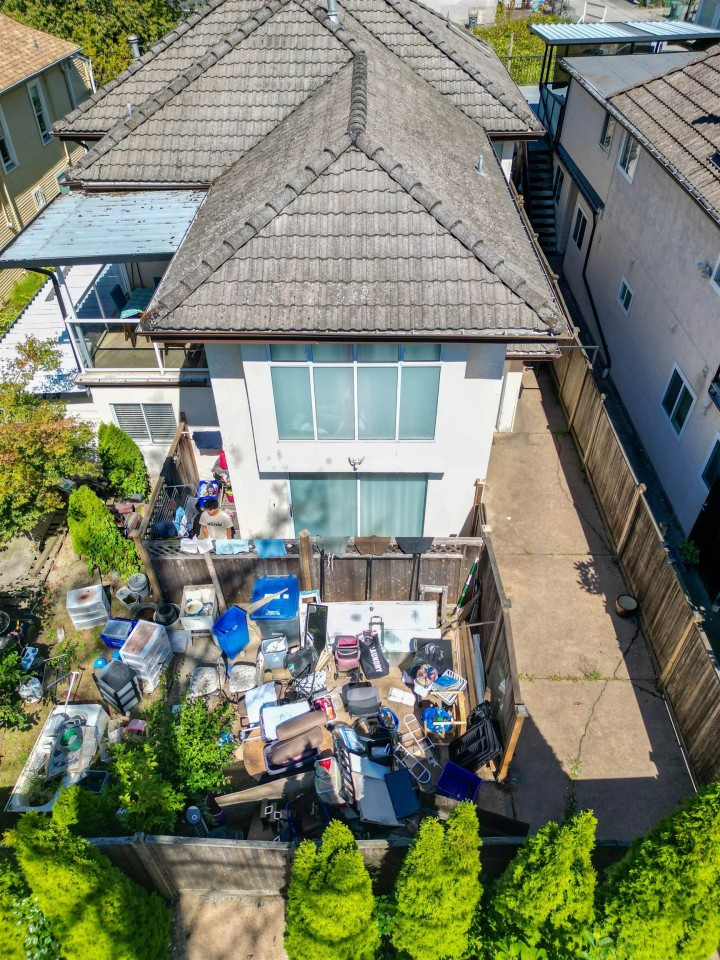 Photo 9 at 2669 Vanness Avenue, Renfrew Heights, Vancouver East