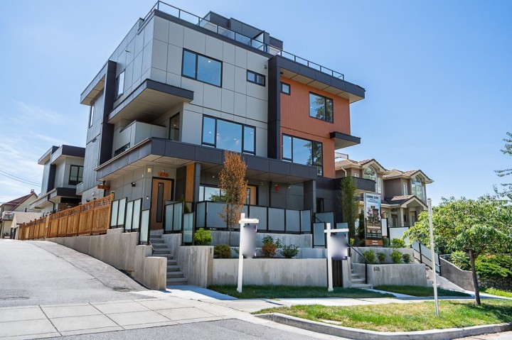 Photo 2 at 1 - 676 E 22nd Avenue, Fraser VE, Vancouver East