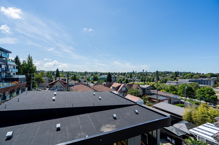 Photo 9 at 1 - 676 E 22nd Avenue, Fraser VE, Vancouver East