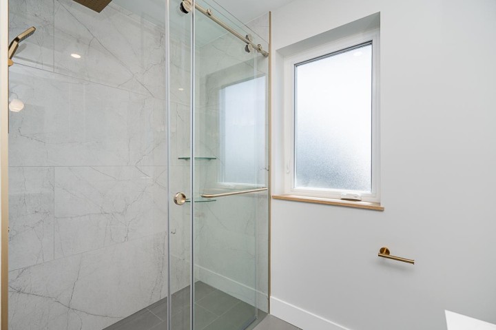Photo 6 at 3 - 676 E 22nd Avenue, Fraser VE, Vancouver East