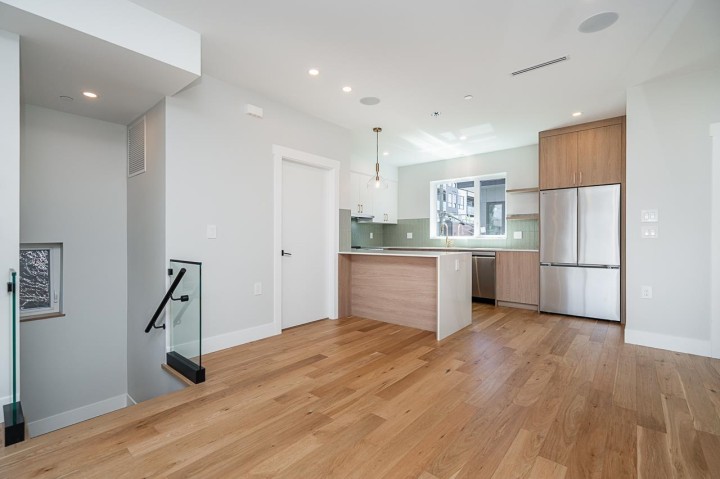 Photo 10 at 3 - 676 E 22nd Avenue, Fraser VE, Vancouver East