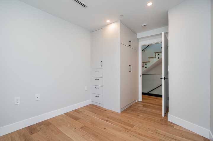 Photo 8 at 3 - 676 E 22nd Avenue, Fraser VE, Vancouver East