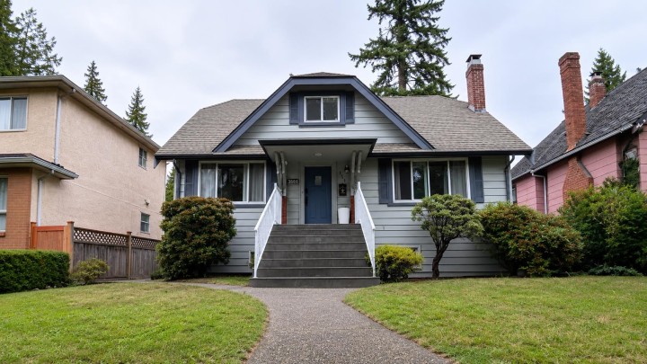 Photo 1 at 3885 W 35th Avenue, Dunbar, Vancouver West