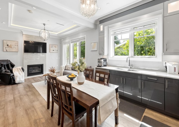 Photo 4 at 3666 W 6th Avenue, Kitsilano, Vancouver West
