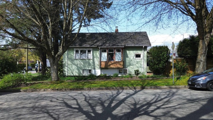 Photo 3 at 4496 Ontario Street, Main, Vancouver East