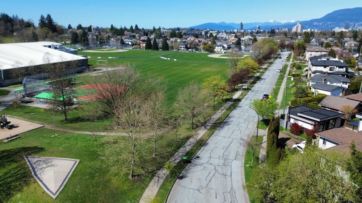 Photo 9 at 4496 Ontario Street, Main, Vancouver East