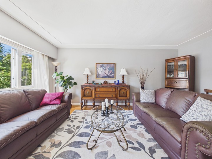 Photo 2 at 10 - 2296 W 39th Avenue, Kerrisdale, Vancouver West