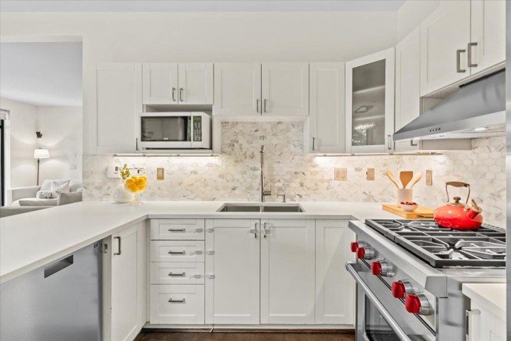 Photo 11 at 111 - 2688 Vine Street, Kitsilano, Vancouver West