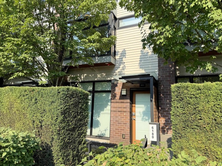 Photo 1 at 6180 Oak Street, Oakridge VW, Vancouver West